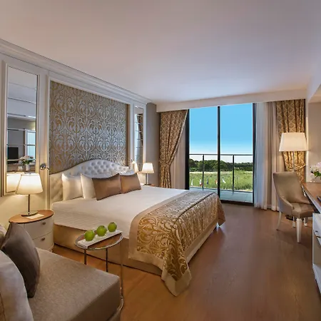 Aska Lara & Hotel
