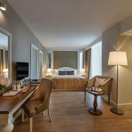 Aska Lara & אנטליה