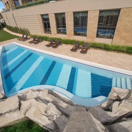 מלון Aska Lara & 5*