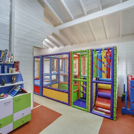 מלון Aska Lara & 5*