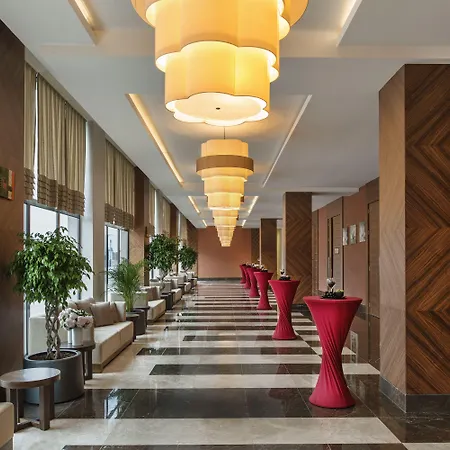 Aska Lara & מלון 5*