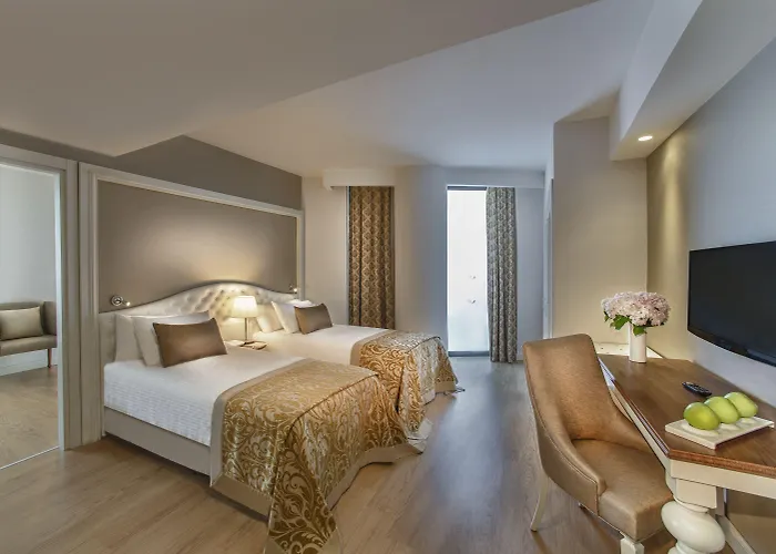 Aska Lara & 5* Antália