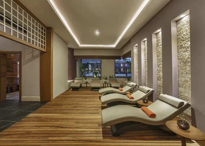 Aska Lara & Hotel 5*